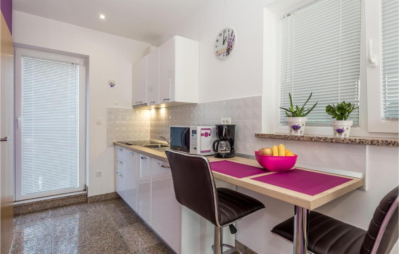 Nice Apartment In Rukavac With Kitchen מראה חיצוני תמונה
