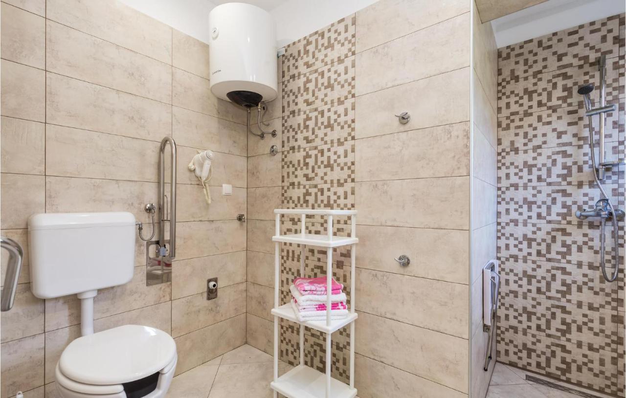Nice Apartment In Rukavac With Kitchen מראה חיצוני תמונה