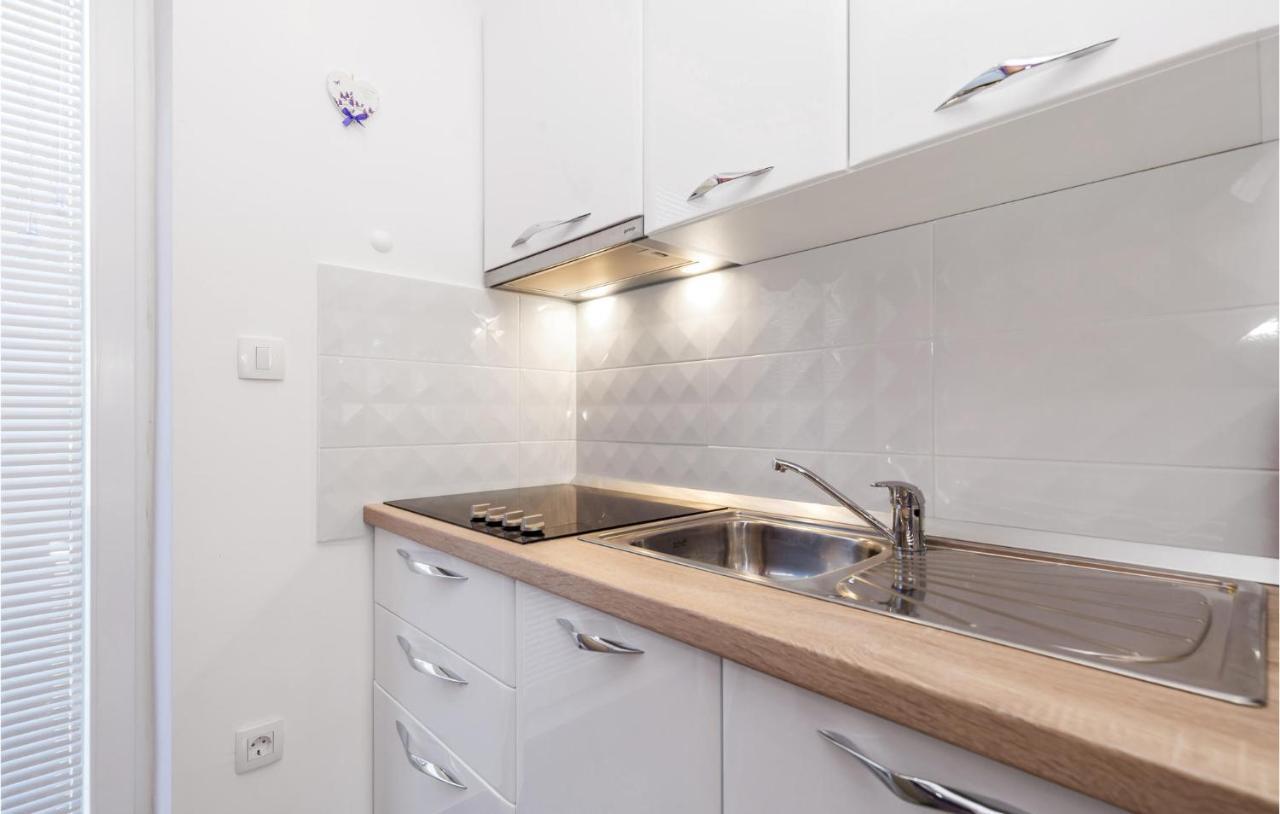 Nice Apartment In Rukavac With Kitchen מראה חיצוני תמונה