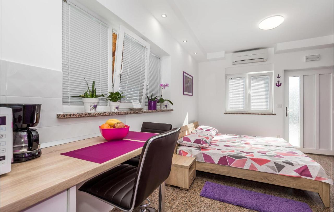 Nice Apartment In Rukavac With Kitchen מראה חיצוני תמונה